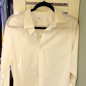 Slim fit non iron medium shirt Gap
